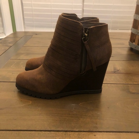 Sugar “Tempe” Brown Wedge Boots - Picture 4 of 10
